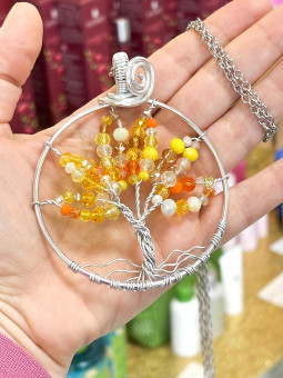 Collana lunga con ciondolo...